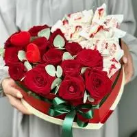 Красные розы и Конфеты 